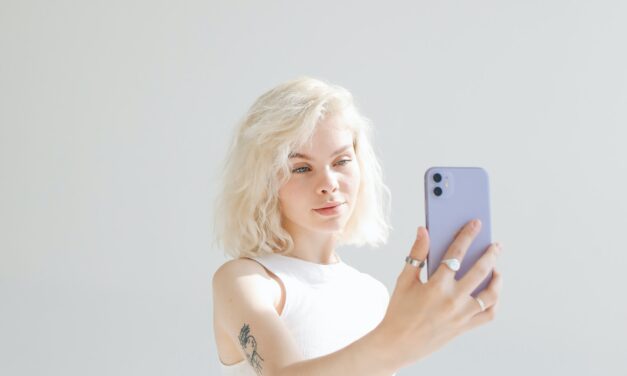 How to achieve the perfect selfie- A guide