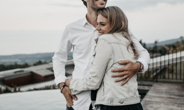 Being in a relationship while camming